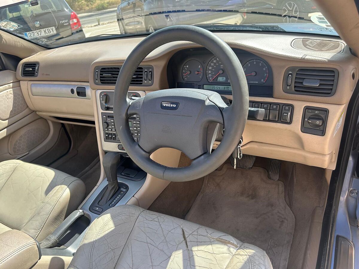VOLVO C70 CONVERTIBLE 2.0 T AUTO LPG SPANISH RHD IN SPAIN 131000 MILES 2005